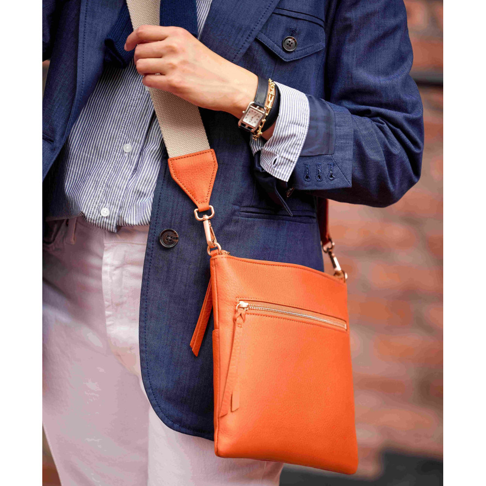 Lucente Messenger Bag