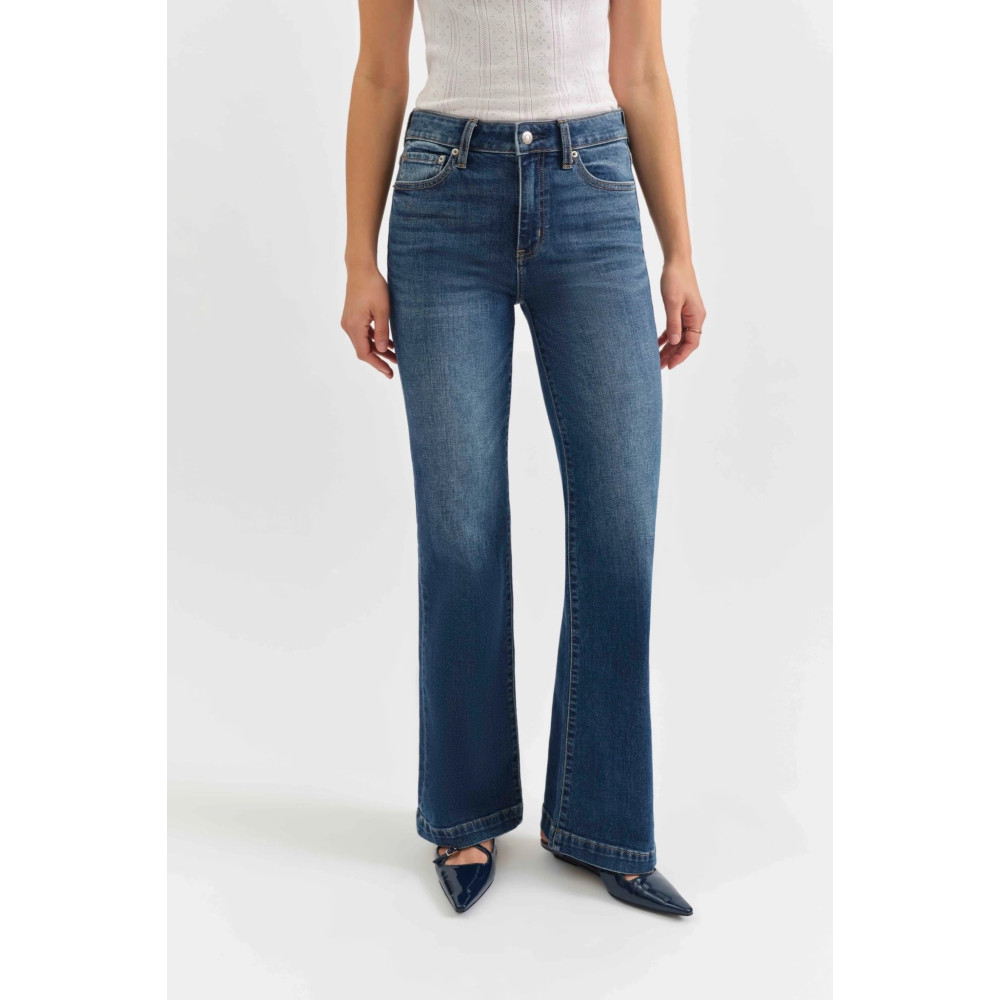 Symmetry Flare Jean