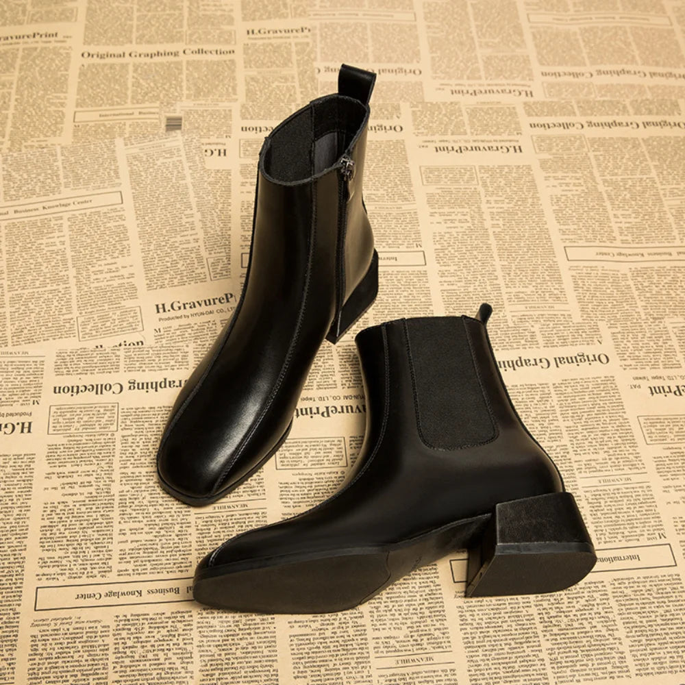 Outline Flow Boots