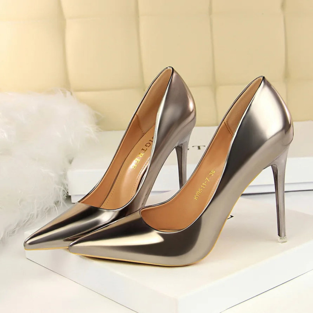 Obsidian Heels