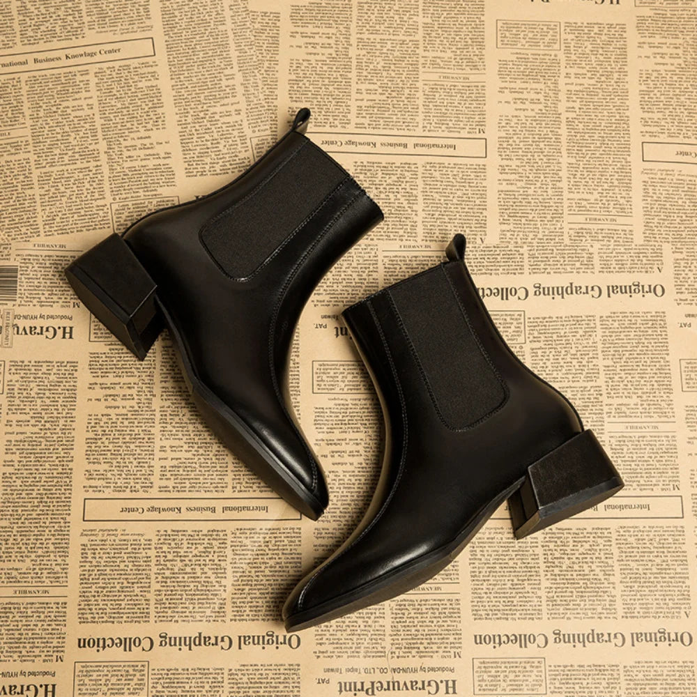 Outline Flow Boots